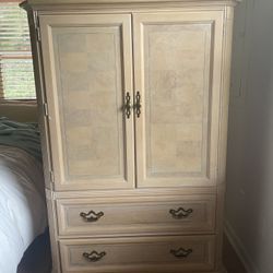 Bedroom set (4 piece) 