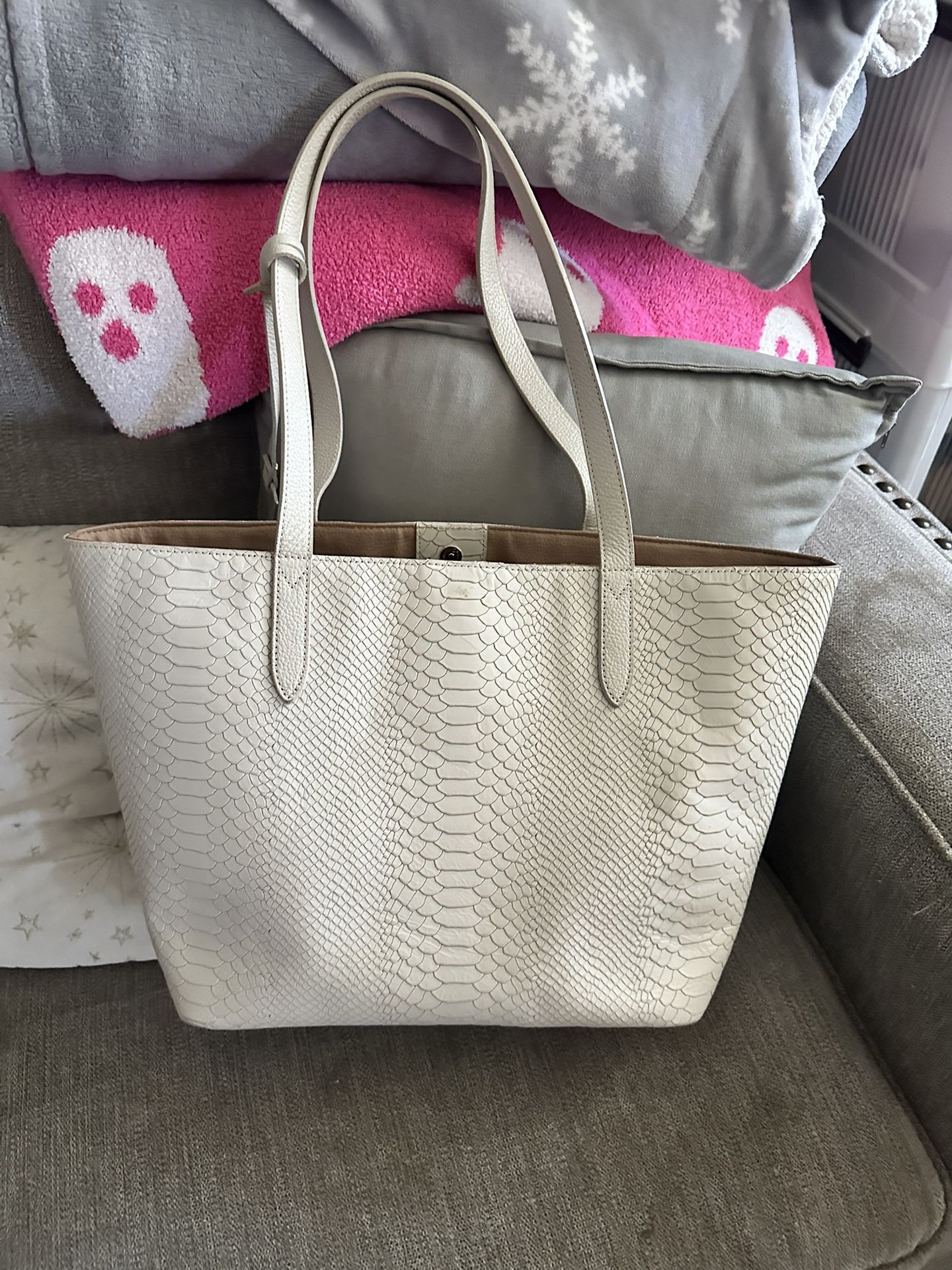 Gigi New York Tote Bag