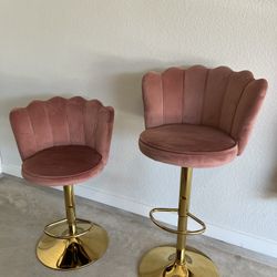 2 Barstools 