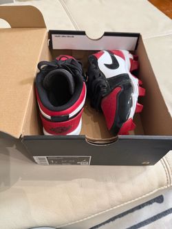 Jordan 1 low youth cleat size 1 Y