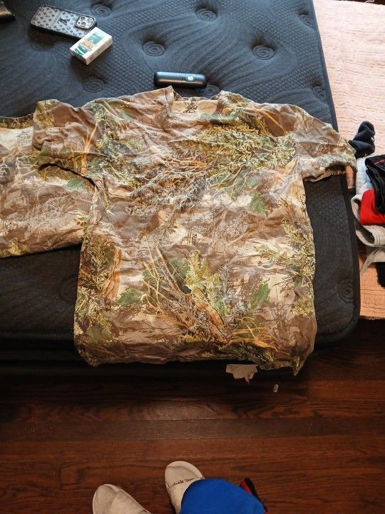 Vintage Y2K Millcreek Outfitters Camo Camouflage T-Shirt Size L