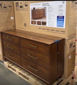 Dresser and nightstands (2) – Universal Furniture Broadmoore