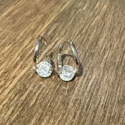 One carat diamond earrings