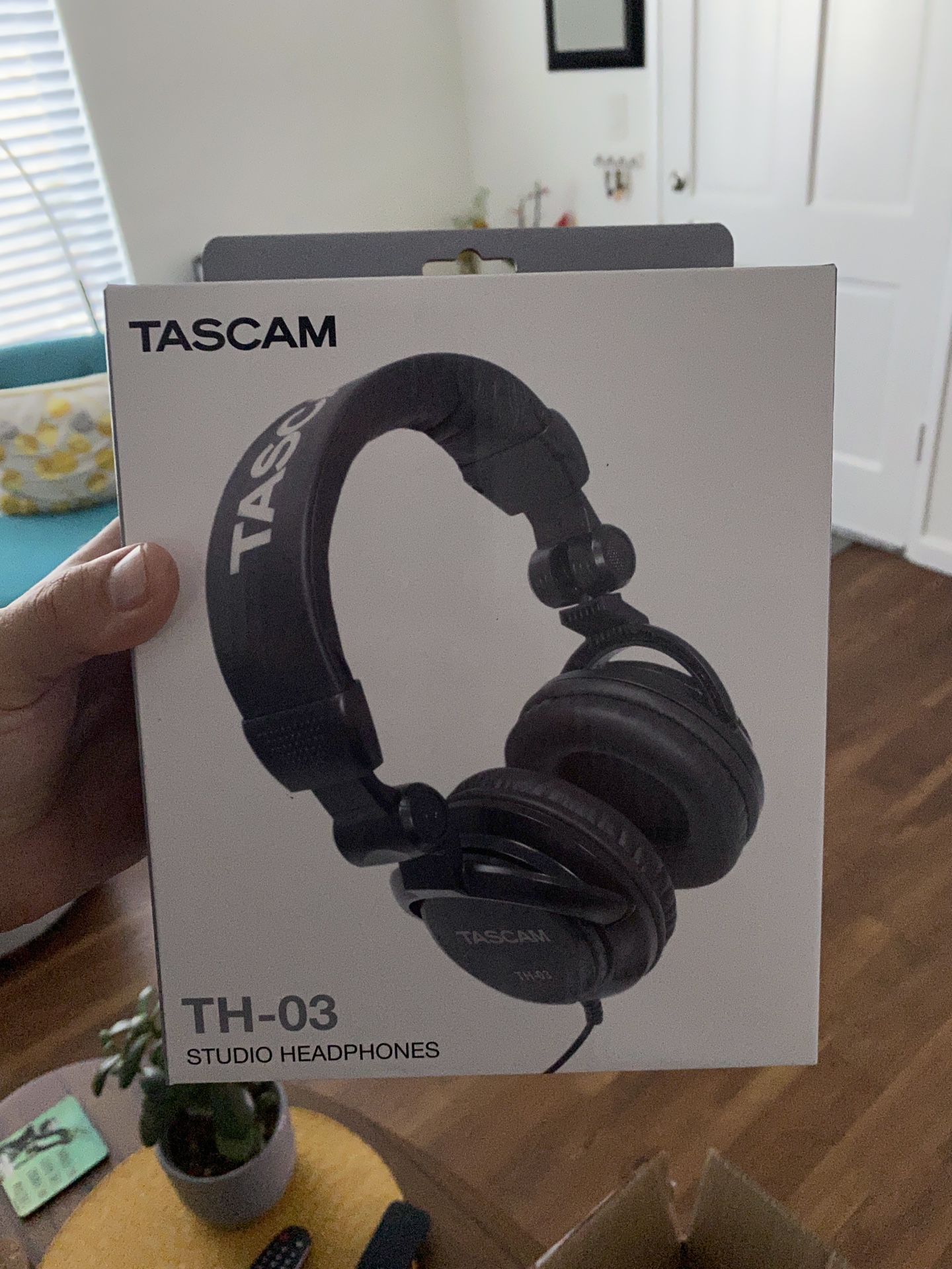 TASCAM TH-03 studio monitor headphones (NEW)