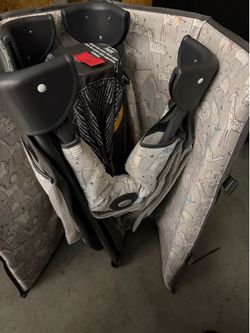 Pack n play/ playpen