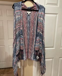 Red, blue and white women’s sleeveless cardigan