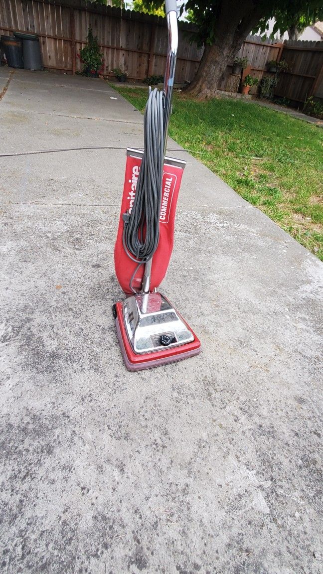 (COMMERCIAL) Sanitaire Vacuum