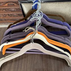 28 Slim Velvet Hangers