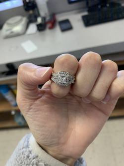 14k white gold ladies ring