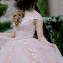 Gorgeous Off Shoulder Quinceanera Dress!! Color blush, Size Small