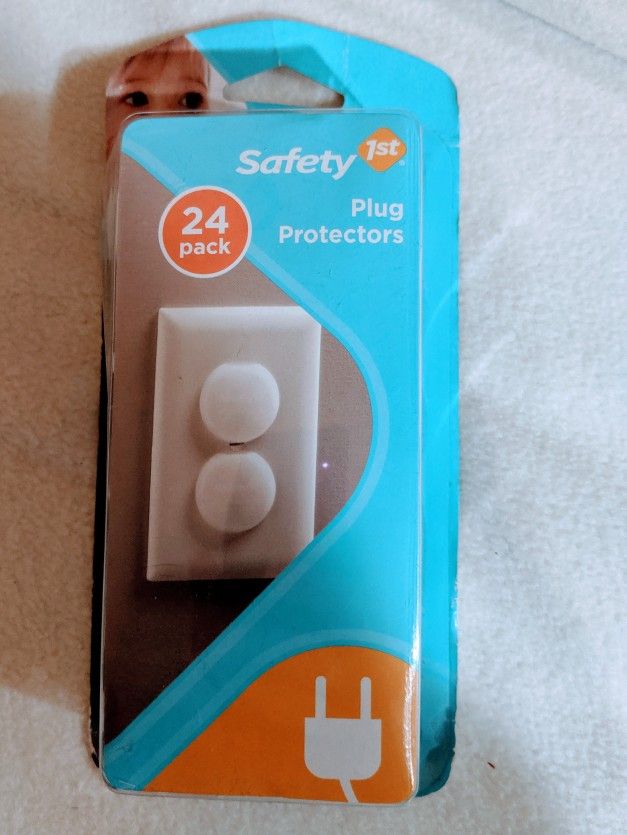 Safety 1st Plug Protectors NEW WITH TAGS!