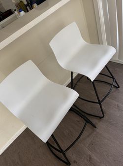 2  bar stools