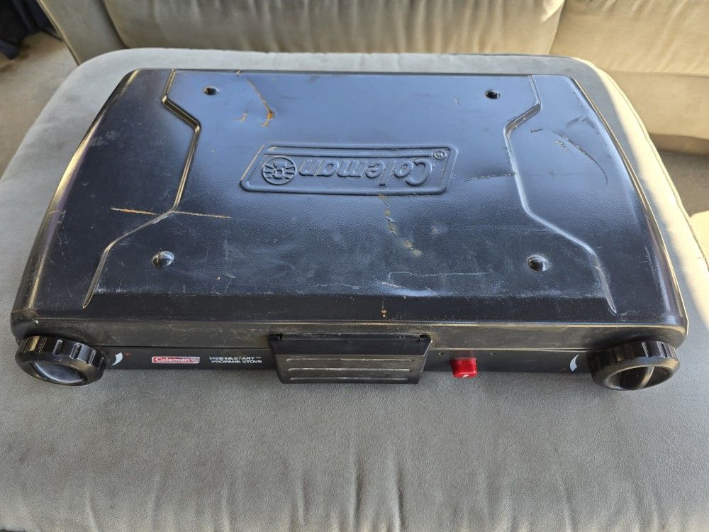 Coleman Propane Stove (Missing Regulator)