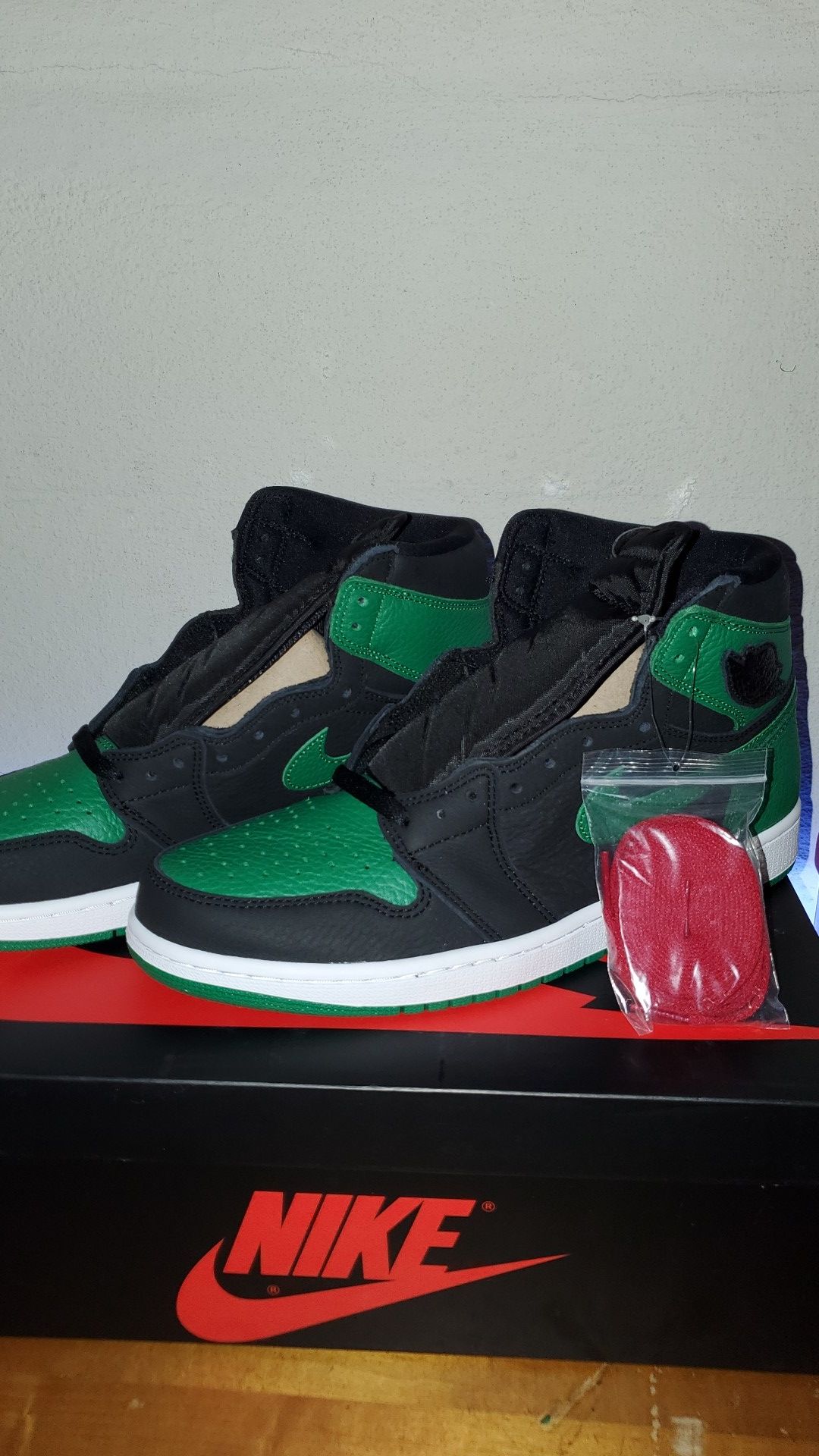 Jordan 1 pine green black