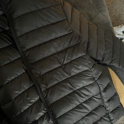 Brand new never worn L h&m puffer