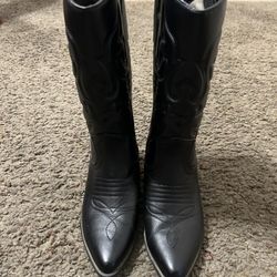 Black cowgirl boots