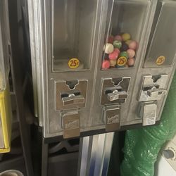 VINTAGE NORTHWESTERN TRIPLE COMPARTMENT GUMBALL MACHINE 25 CENT MORRIS ILLINOIS Triple Compartment 