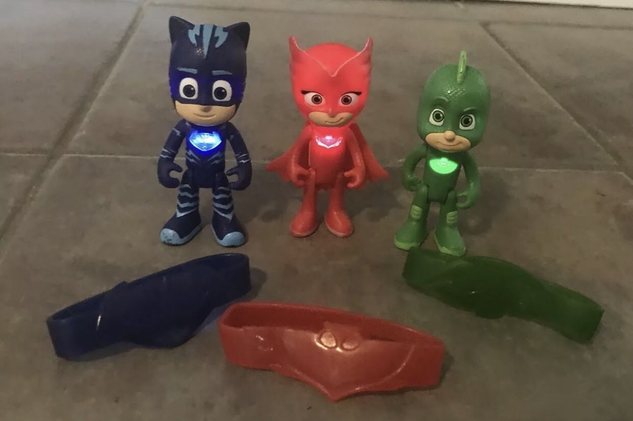 PJ Masks Light Up 3" Figure Set CATBOY OWLETTE GEKKO & Amulet Bracelets