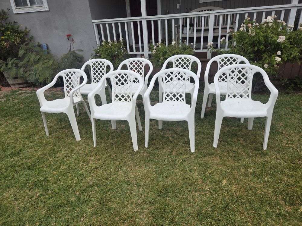 4 Chairs  Good Conditions