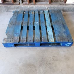 Free Wooden Pallet &Wood Frame 