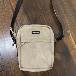Supreme Shoulder Bag 