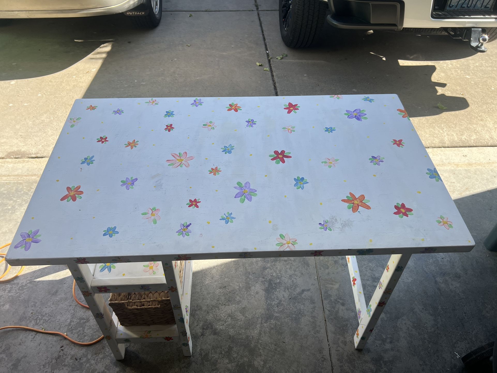 White Desk with Cute Flowers