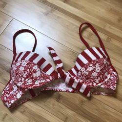 Manifestatie Gelach Voorzieningen Burberry Bikini Top Size Small for Sale in Hillcrest Heights, MD - OfferUp Manifestatie Gelach Voorzieningen Burberry Bikini Top Size Small for Sale in Hillcrest Heights, MD - OfferUp