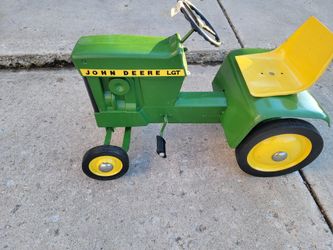 Ertl John Deere LGT Pedal Tractor  Very Nice Condition!