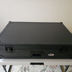 RANE Four Flight Case with wheels (Black Finish)