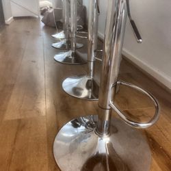 Black Bar Stools Like New 