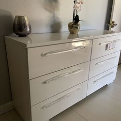 Beautiful White Sapphire Dresser