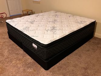 Latex Memory Foam Hybrid Mattresses and Boxspring QUEEN