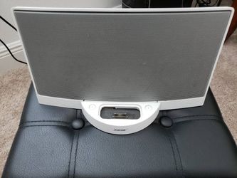 BOSE SoundDock Sound System Speaker Dock iPod & i phone White looks good. no power cord or remote