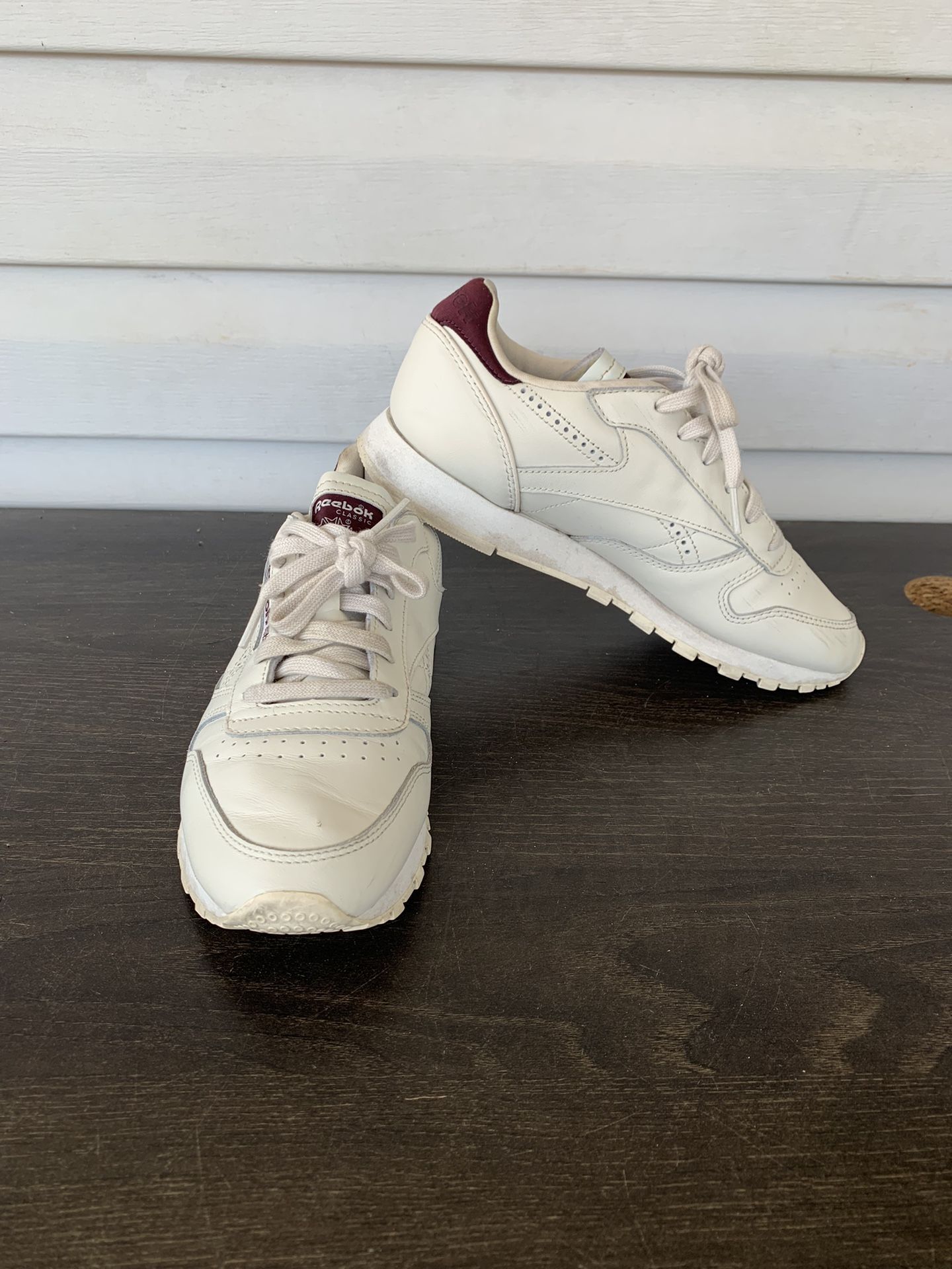 Reebok 83’ throwback leather classics for women size 8