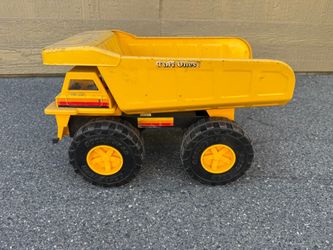 Remco Tuff Ones Yellow Metal Toy Dump Truck
