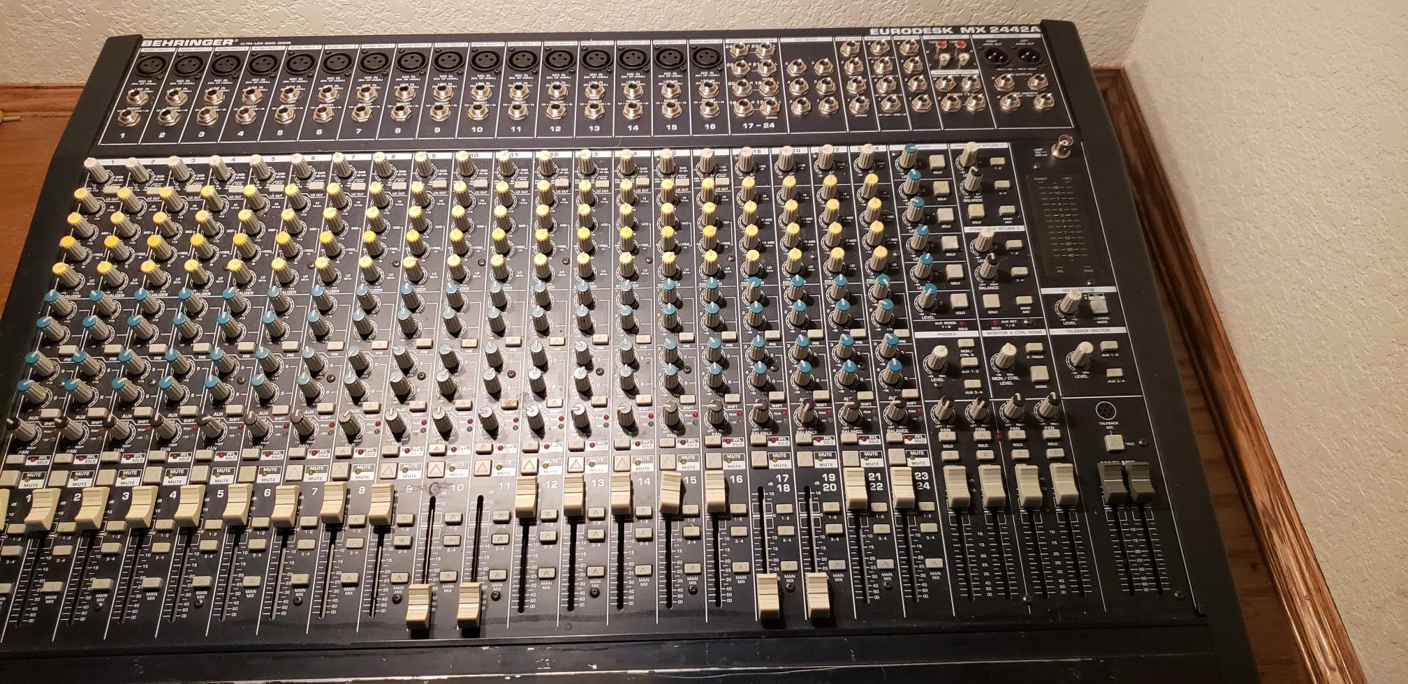 Behringer Eurodesk MX2442A 24 Channel Mixer