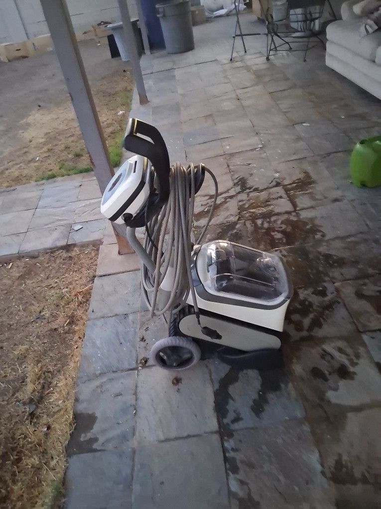 Jacuzzi  Robotic Pool Cleaner