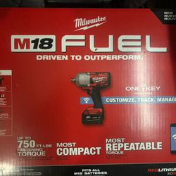 Milwaukee 1/2 Impact Wrench Set M18