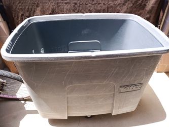 Toter MMC16-90761 16 Cubic Foot Industrial Gray Heavy-Duty Cube Truck (500 lb. Capacity)