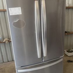 New Scratch And Dent Whirlpool Refrigerator 