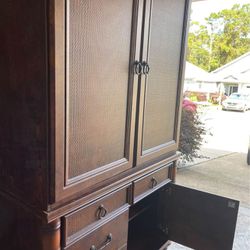 Armoire/TV stand 
