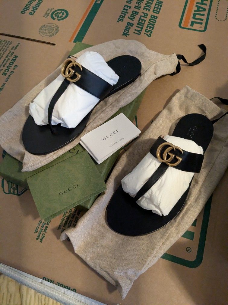 Gucci - Women's Marmont Thong Sandals