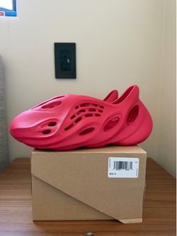 Adidas Yeezy Foam RNNR Size 9