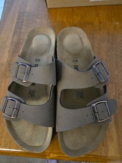 CUSHIONAIRE Womens Sandals Comfortable Slip On
