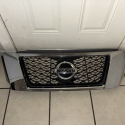 Nissan Pathfinder 2014 Front Grille