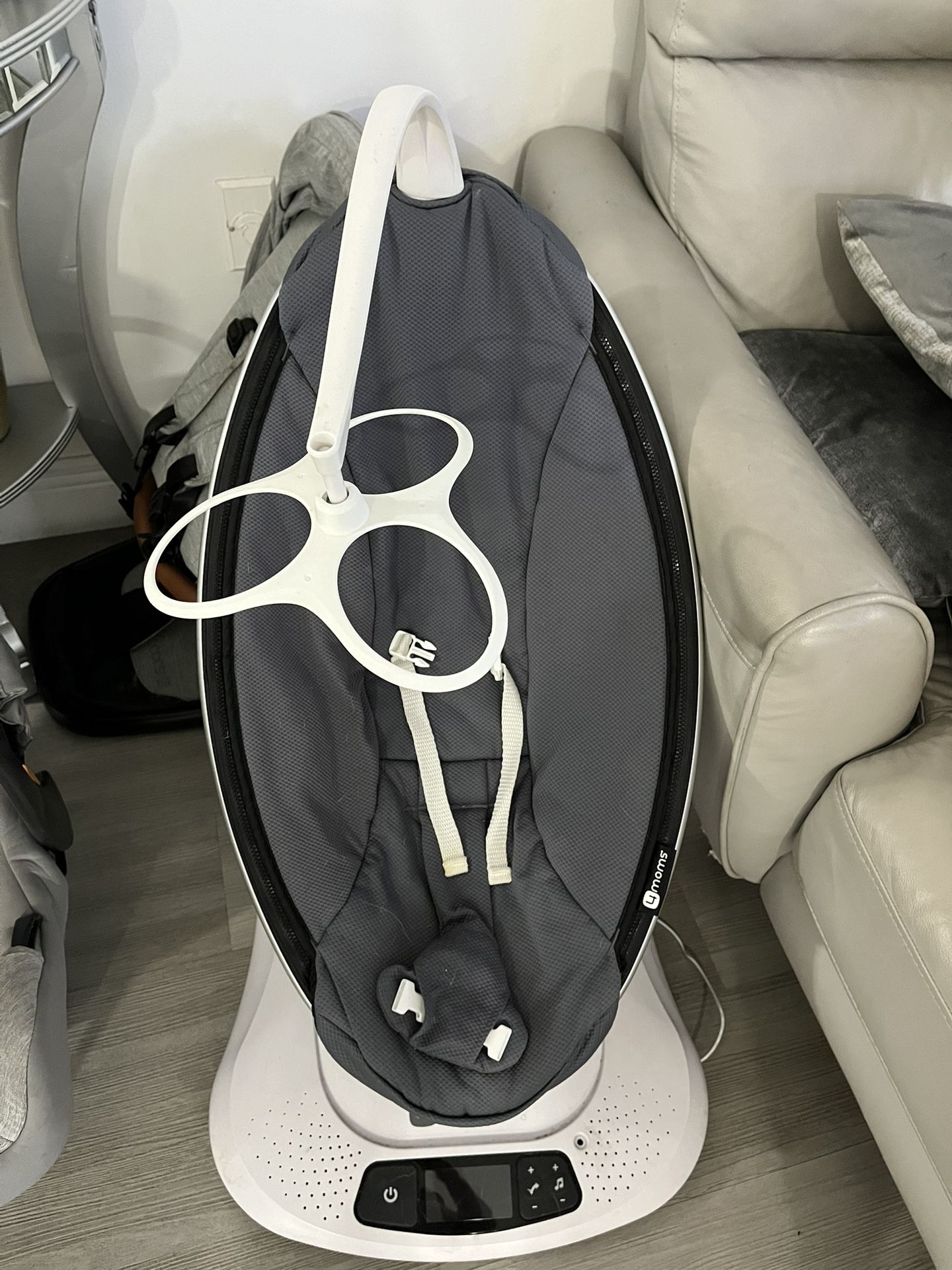 MamaRoo Swing