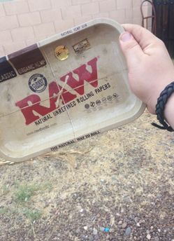 Raw rolling tray