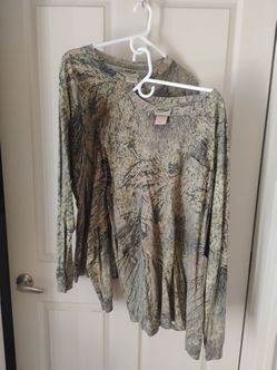 Lot Of 2 Field Staff Mossy Oak T-shirts.