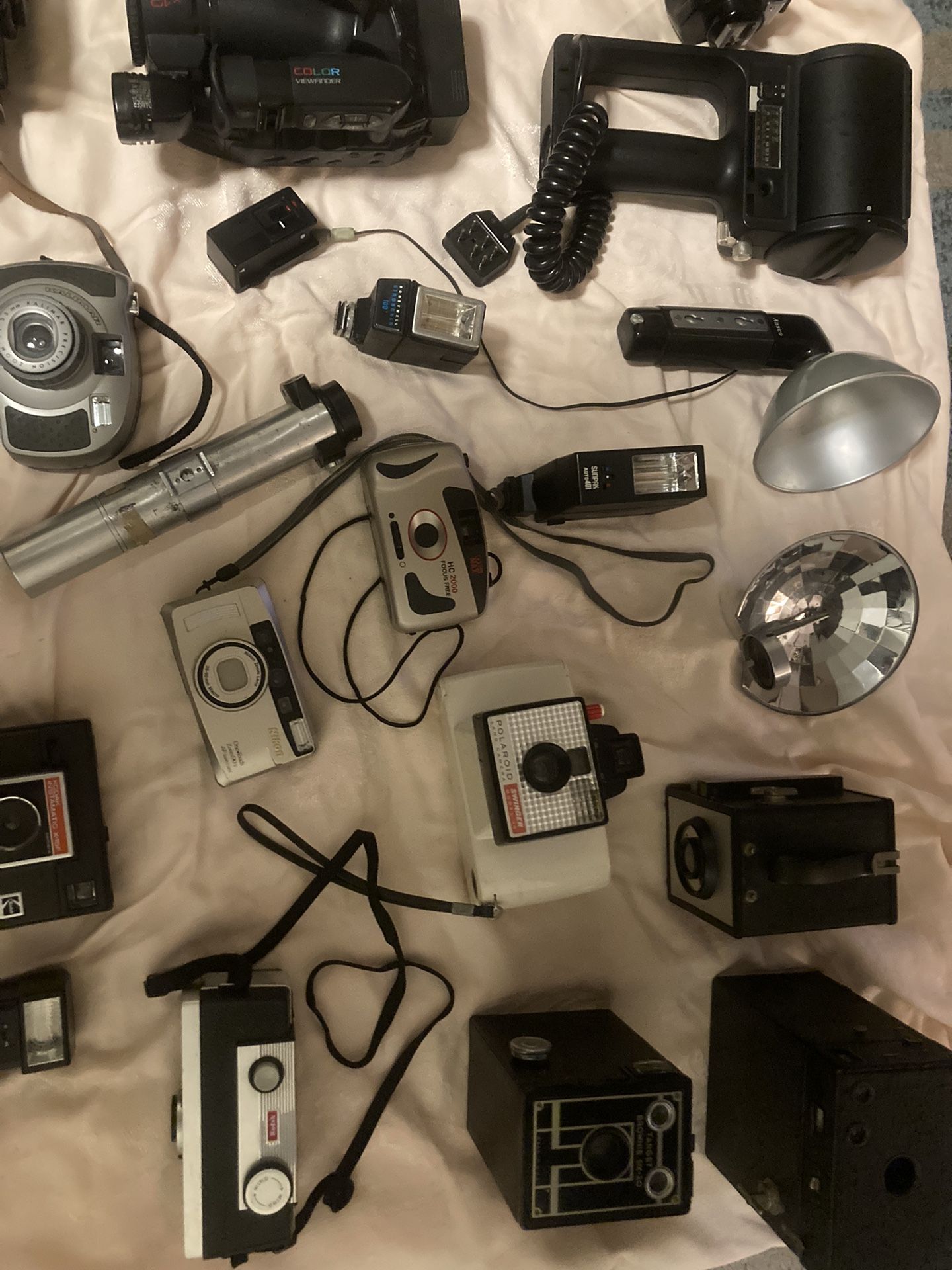 Vtg Lot Photography Equipment Cameras Flashes Etc