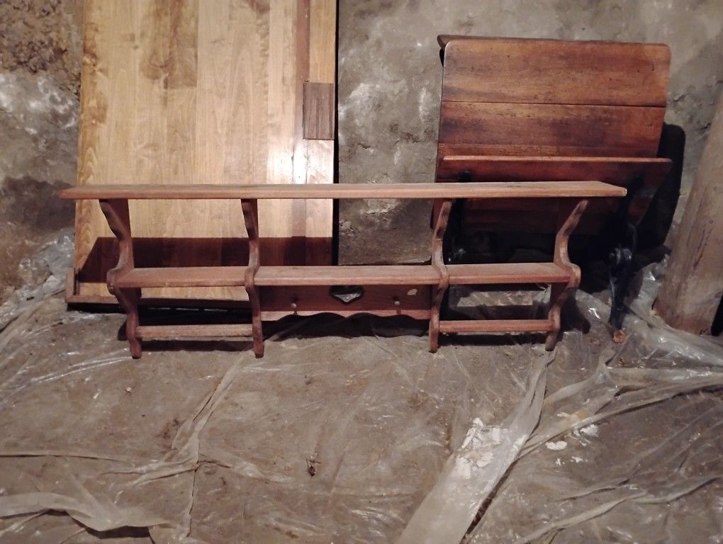 Decorative Shelf w/pegs